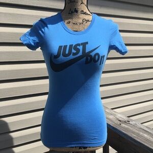 Women's Nike tee shirt